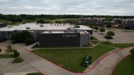 Imágenes-Aéreas-De-La-Iglesia-De-Valley-Creek-En-Flowermound-Texas