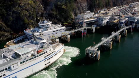 BC-Ferries-Ferry-Boat-Arriving-At-Horseshoe-Bay-Ferry-Terminal-In-West-Vancouver,-Canada