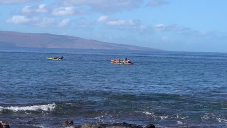 Menschen-Beim-Kajakfahren-In-Maui,-Hawaii