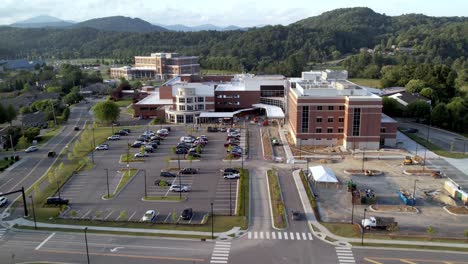 Extracción-Aérea-Del-Sistema-De-Salud-Regional-De-Los-Apalaches-En-Boone-Nc,-Carolina-Del-Norte