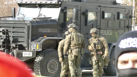 Der-Militärische-Freiheitskonvoi-In-Windsor,-Ontario,-Kanada