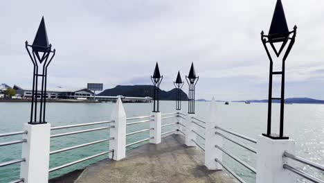 Una-Foto-Gimble-De-La-Playa-Desde-Un-Punto-De-Vista-En-Langkawi