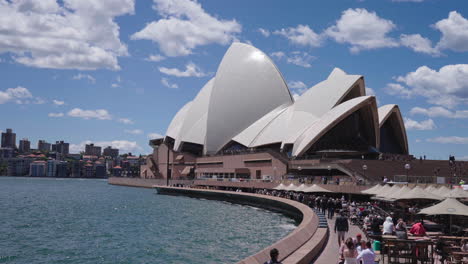 People-Dine-In-At-Restaurants-Near-The-Sydney-Opera-House-In-Sydney,-Australia