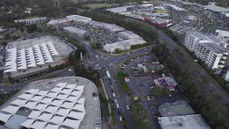 Aparcamientos-Cubiertos-En-Los-Tejados-De-Los-Edificios-En-El-Centro-De-La-Ciudad-De-Robina-En-El-Suburbio-De-Robina-En-Australia