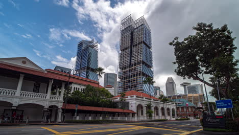 Unidades-De-Tráfico-Diurno-Por-El-Hotel-Marriott-En-La-Carretera-De-Bras-Basah,-Singapur