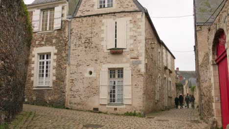 Scene-Of-Rich-Cultural-Life-With-Medieval-Architectures-In-Angers,-Western-France