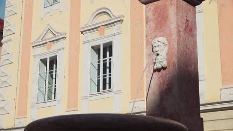 Fuente-De-Agua-Cerca-Del-Landhaus-En-El-Centro-De-La-Ciudad-De-Klagenfurt,-Carintia,-Austria