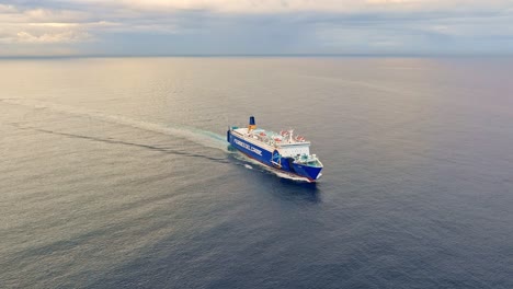 Ferry-boat-navigating-on-Caribbean-waters