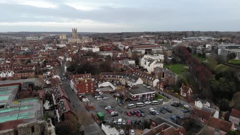 Rising-stone-shot-of-the-city-of-Canterbury-in-Kent,-UK