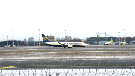 RyanAir-Airline-Airplane-on-Tarmac-before-Takeoff-in-Riga,-Latvia