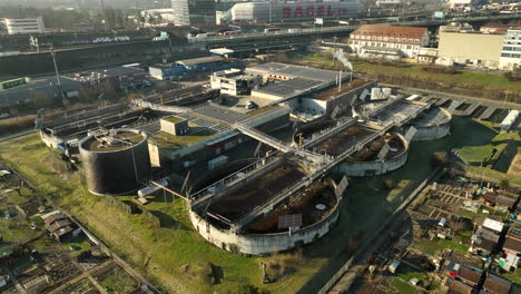 Wasseraufbereitungsanlage-In-Der-Modernen-Skyline-Von-Basel