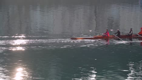 Groupe-of-rower-having-a-sport-time-on-a-sunday-morning