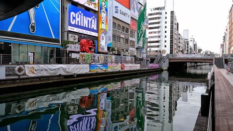 Osaka,-Japón---Dotonbori-En-Osaka,-Japón