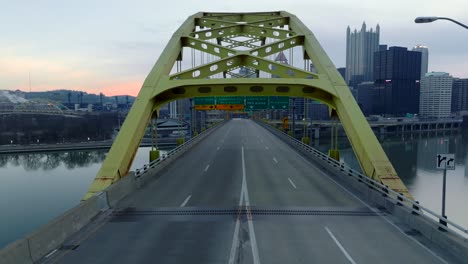 Puente-De-Fort-Pitt-En-Pittsburgh,-Pennsylvania