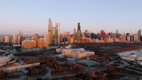 Aerial-view-towards-the-Field-Museum,-sunny-morning-in-Chicago,-United-states