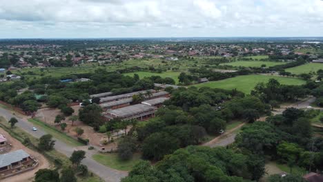 Video-De-Drone-De-La-Escuela-Primaria-Petra-College-En-Bulawayo,-Zimbabwe