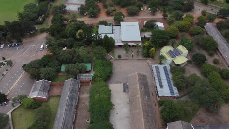 Drohnenvideo-Der-Christian-Brothers-College-High-School-In-Bulawayo,-Simbabwe