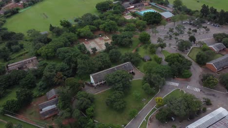 Video-De-Drones-De-La-Escuela-Secundaria-Christian-Brothers-College-En-Bulawayo,-Zimbabwe