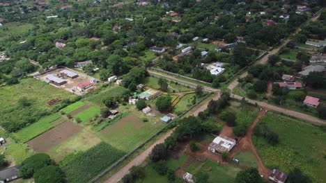 Drohnenvideo-Des-Vororts-Matsheumhlophe-In-Bulawayo,-Simbabwe