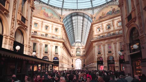 Centro-Comercial-Galeria-Milano-En-Milan-Junto-Al-Centro-De-La-Ciudad-De-La-Catedral