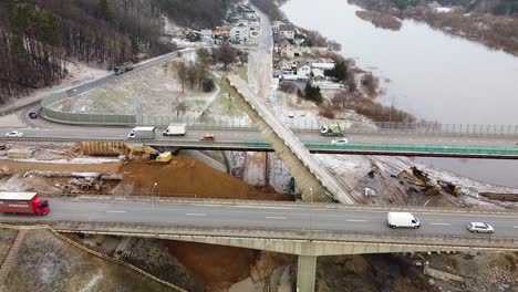 Peligro-De-Puente-Derrumbado-En-La-Ciudad-De-Kaunas,-Vista-Aérea-De-Drones