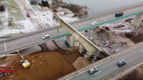 Puente-Colapsado-De-La-Ciudad-De-Kaunas-En-La-Autopista-A1,-Vista-De-órbita-Aérea