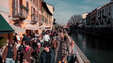 Ver-El-Histórico-Sistema-De-Canales-De-Milán,-Llamado-Naviglio-Grande