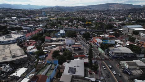 Tráfico-En-La-Ciudad-Por-La-Tarde