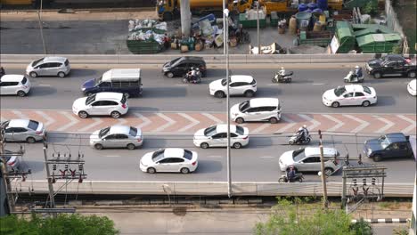 Tráfico-De-La-Ciudad-Desde-El-Lapso-De-Tiempo-Lateral-Bangkok