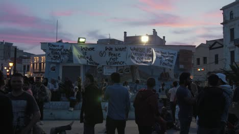 Friedliche-Demonstration-Von-Flüchtlingen,-Nachdem-Ein-Afghanischer-Mann-Im-Flüchtlingslager-Moria-Gestorben-Ist