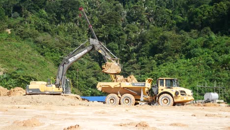 Trabajos-De-Movimiento-De-Tierras-En-Progreso