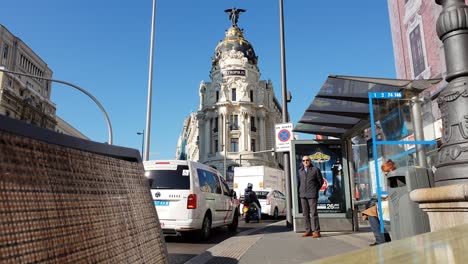 Beste-Aussicht-Auf-Das-Metropolengebäude-In-Madrid-4k