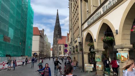 Kunstmaler-Auf-Der-Straße-In-Münster,-Deutschland