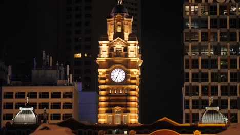 Flinders-Street-Estación-De-Tren-Noche,-Julio,-2019-Melbourne-Estación-De-Tren,-Flinder-Street-Estación-Melbourne-Lanmark-2019