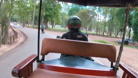 Hyperlapse-Beim-Reisen-Durch-Siem-Reap-Und-Angkor-Wat-In-Einem-Tuk-Tuk-Remork-3