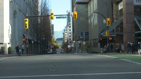 Conduciendo-Hacia-La-Costa-Canadiense