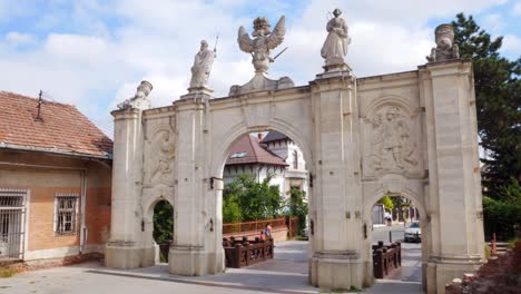 Panning-shot-of-the-first-gate-of-the-fortress-in-Alba-Iulia