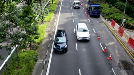 Singapurs-Nachmittagsverkehr-An-Einem-Schönen-Sonnigen-Nachmittag