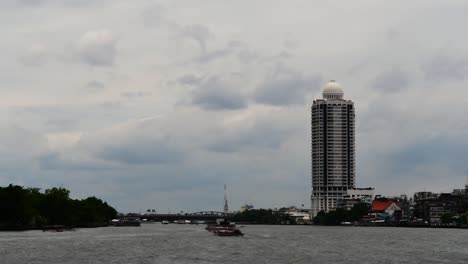 Chaophraya-River-is-filled-with-history-and-culture