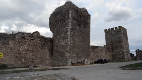 Dramatic-clouds-over-the-southeastern-wall-of-the-fortified-suburb,-Smederevo-Fortress,-Serbia