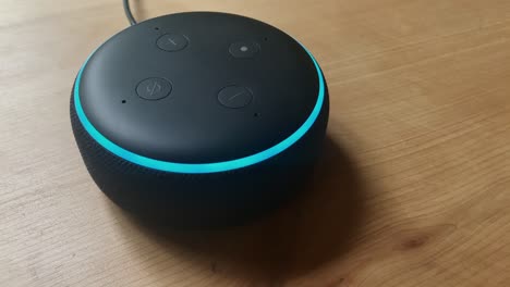 Echo-Dot,-Alexa-Geht-In-Den-Wachmodus.