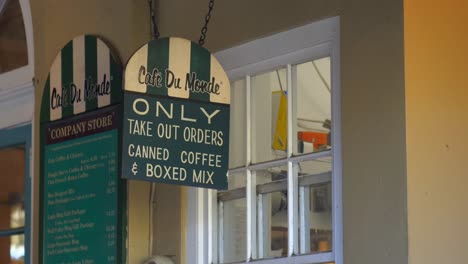 Cafe-Du-Monde-Take-Out-Window-New-Orleans-Louisiana