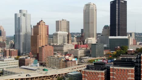 Rising-aerial,-University-of-Pittsburgh-Medical-Center,-UPMC-headquarters-building