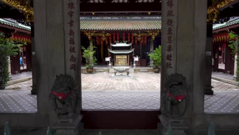 Haupteingang-Und-Platz-Des-Thian-Hock-Keng-Tempels-In-Singapur