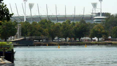 El-Campo-De-Cricket-De-Melbourne-Disparado-Desde-El-Río-Yarra