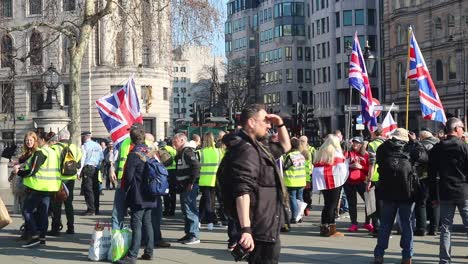 London,-England-:-Yellow-Jacket-Protesters-in-favour-of-WTO-Brexit-in-Trafalgar-Square-London