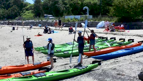 Diese-Leute-Erhalten-Anweisungen,-Bevor-Sie-Zu-Den-Inseln-In-Der-Casco-Bay-Aufbrechen