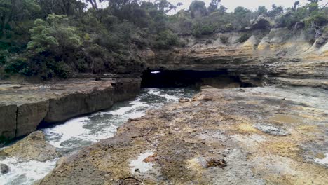 El-Agujero-De-Soplado,-Cuello-De-Halcón-águila,-Tasmania-2013