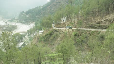 Himalaya-Bergsteiger-Eines-Bergsteiger-Ausbildungsinstituts-Auf-Dem-Weg-Zum-Trail