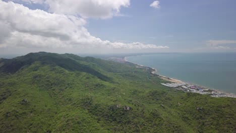 La-Playa-De-Long-Hai-Tiene-La-Hermosa-Costa-En-El-Sur-De-Vietnam,-A-Unos-100-Kilómetros-De-La-Ciudad-De-Ho-Chi-Minh